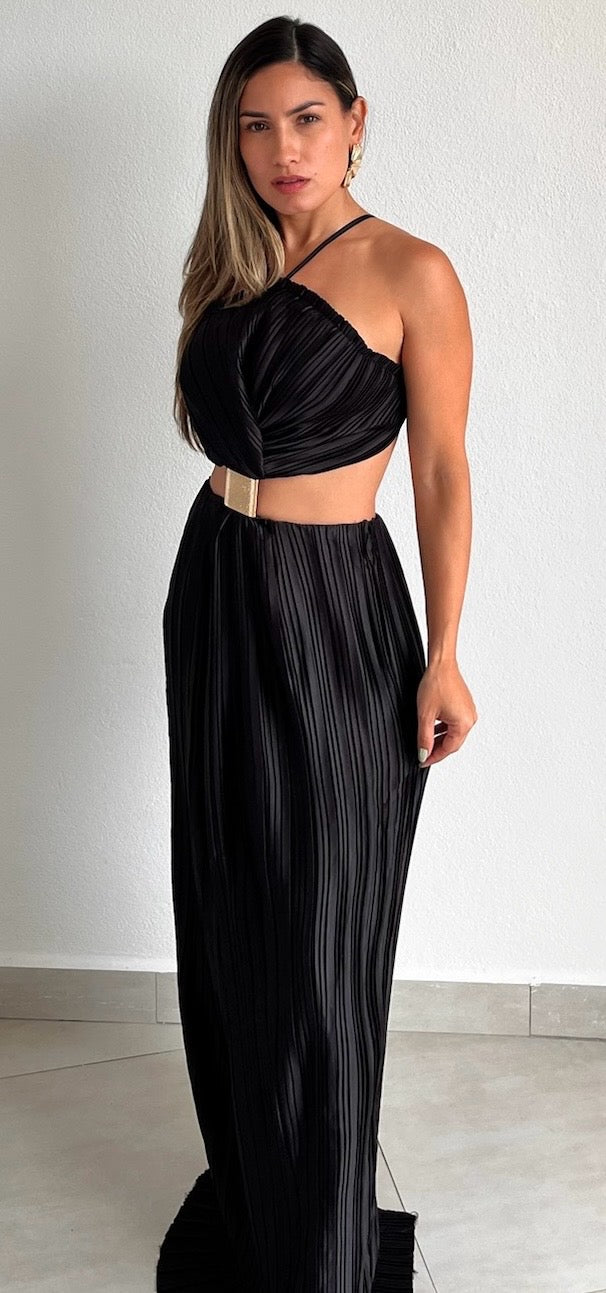 Everlasting Style Black Pleated Maxi Dress