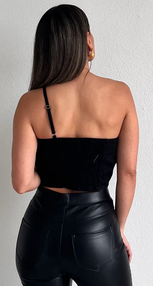 Bloom Style Black One-Shoulder Crop Top