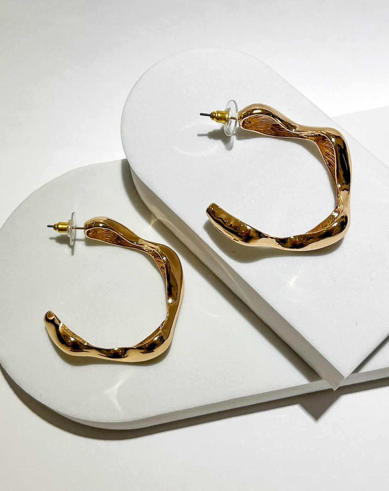 Waivy Style Gold Hoop Earrings