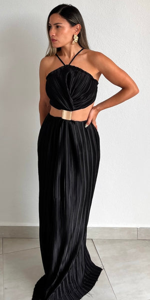 Everlasting Style Black Pleated Maxi Dress