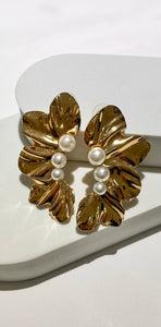 Spectacular Stance Gold Pearls Earring