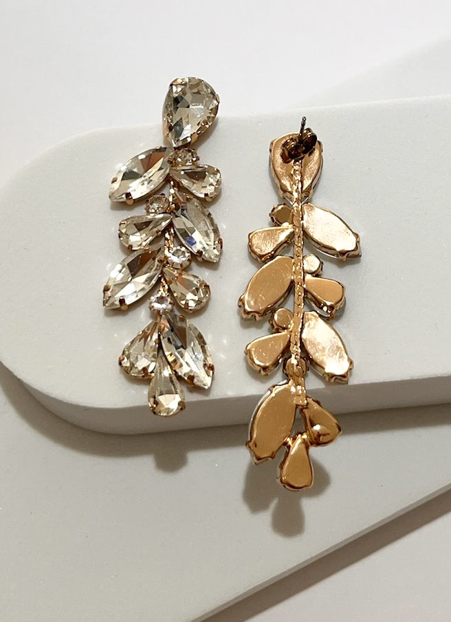 Oh my Elegance Gold Stones Drop Earrings