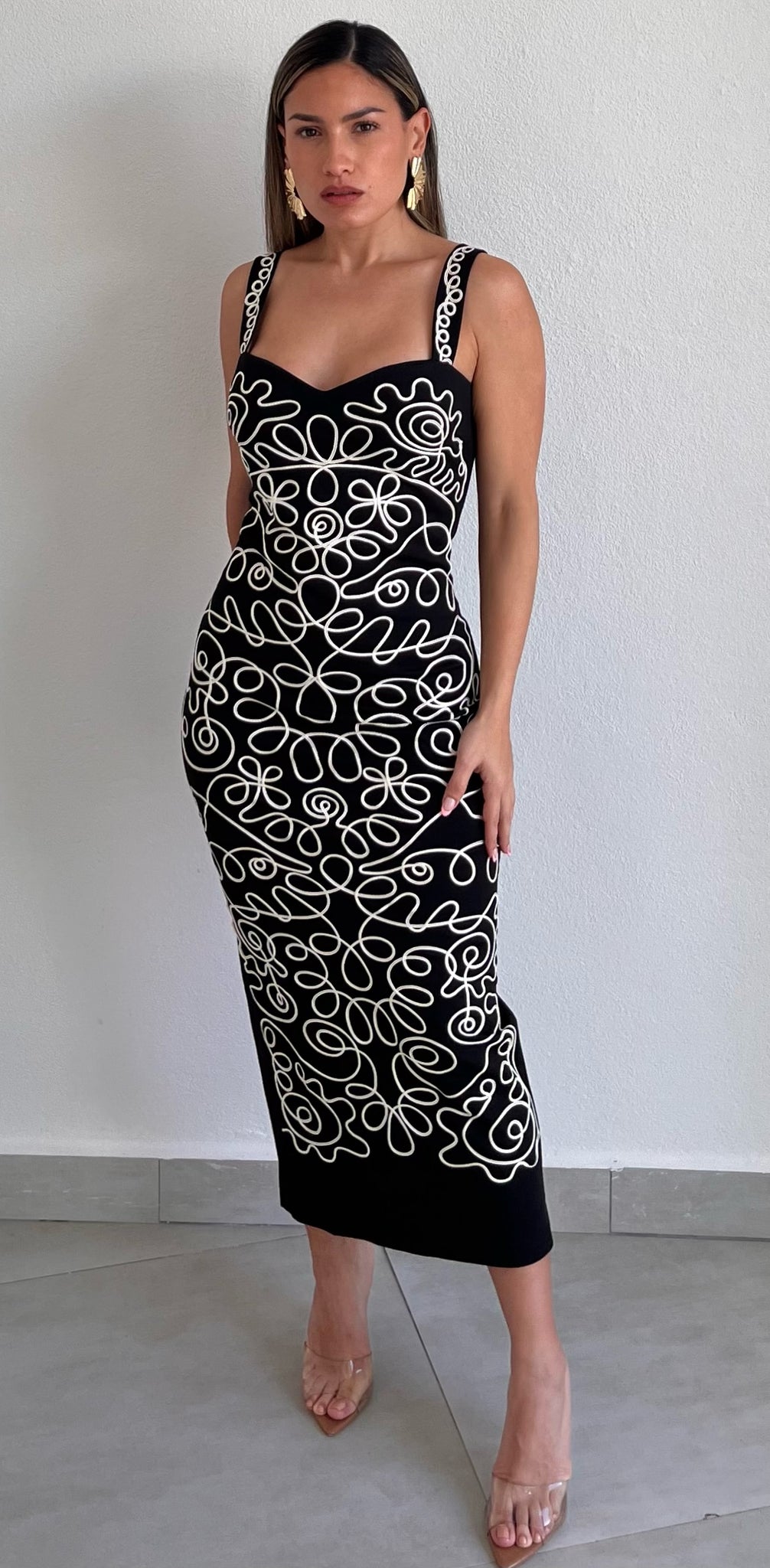 Divine & Classy Black Midi Dress – Zil boutique