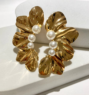 Spectacular Stance Gold Pearls Earring