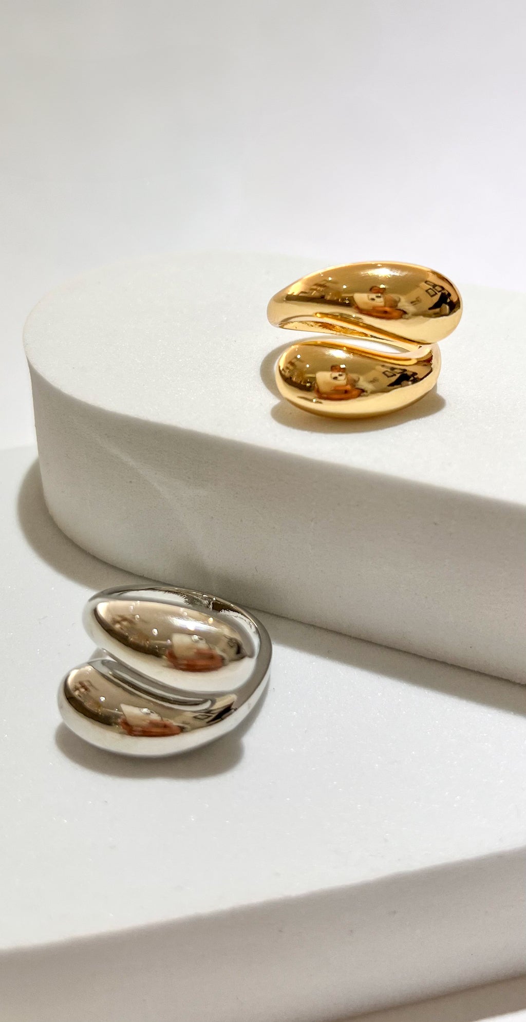 Sleek Ways Metal Ring