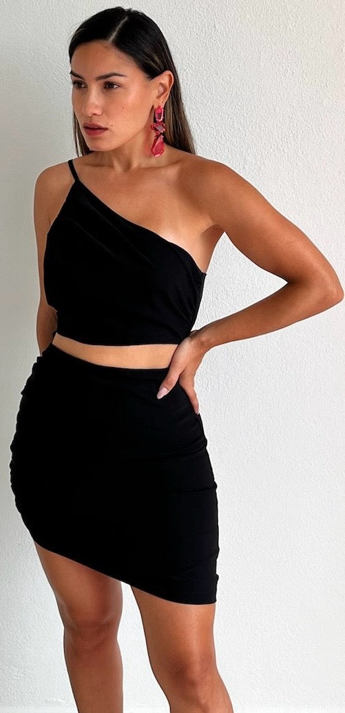 Impeccable Essence Black One-Shoulder Dress