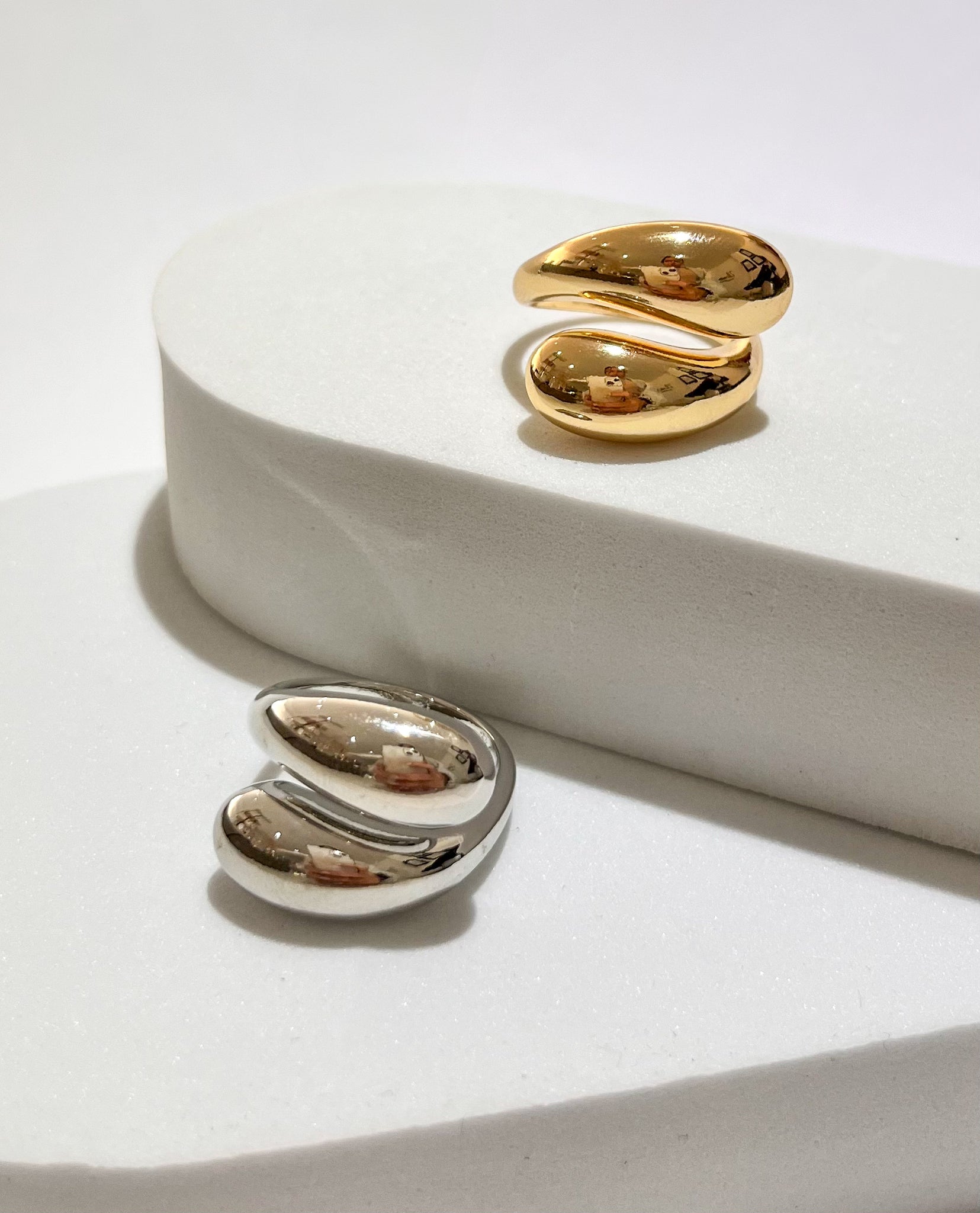 Sleek Ways Metal Ring